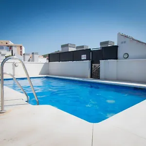 https://holidays2malaga-refino-pool-and-parking.hotelsinnerja.org